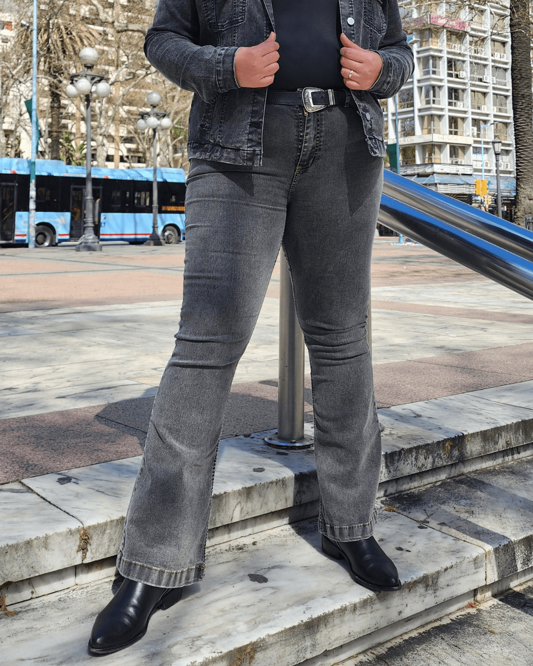 PANTALON JEAN FLARE LARGO - Gris