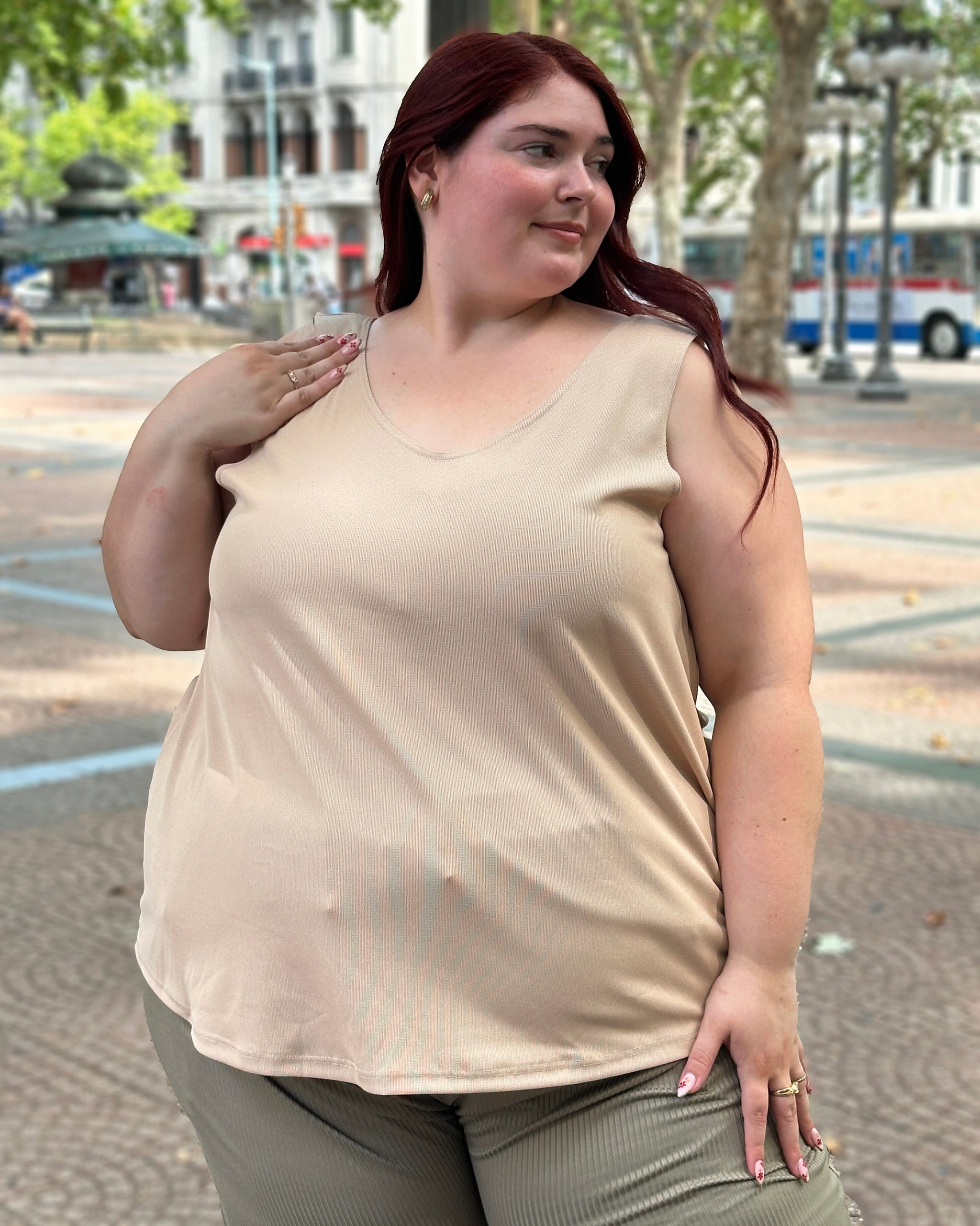 BLUSA MUSCULOSA ESENCIAL - Varios Colores