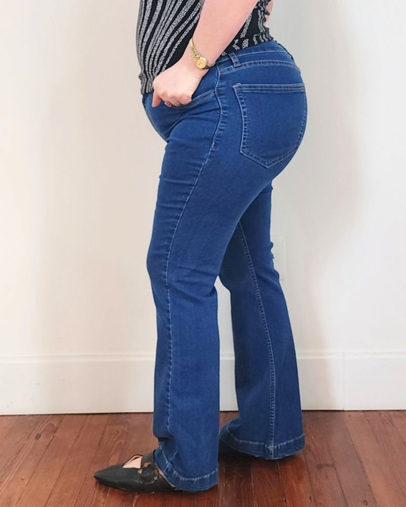 PANTALON JEAN FLARE CORTO - Azul