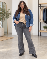 LOOK COMPLETO COSMOPOLITAN BLUE | Jean Flare + Remera + Campera jean -🛡️COMPRA SEGURA