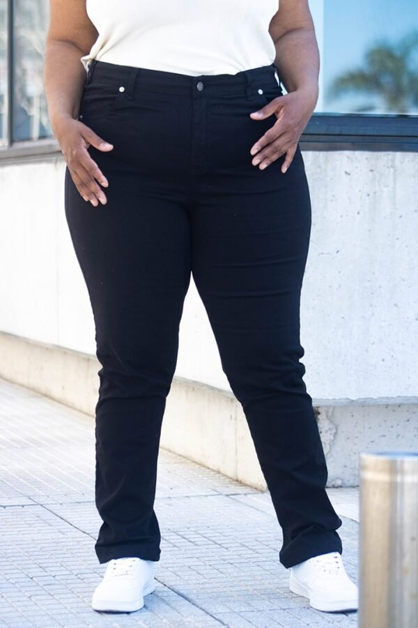 Pantalón Jean SLIM NEGRO Mega Lycra  (Talles Grandes) - Imagen 4