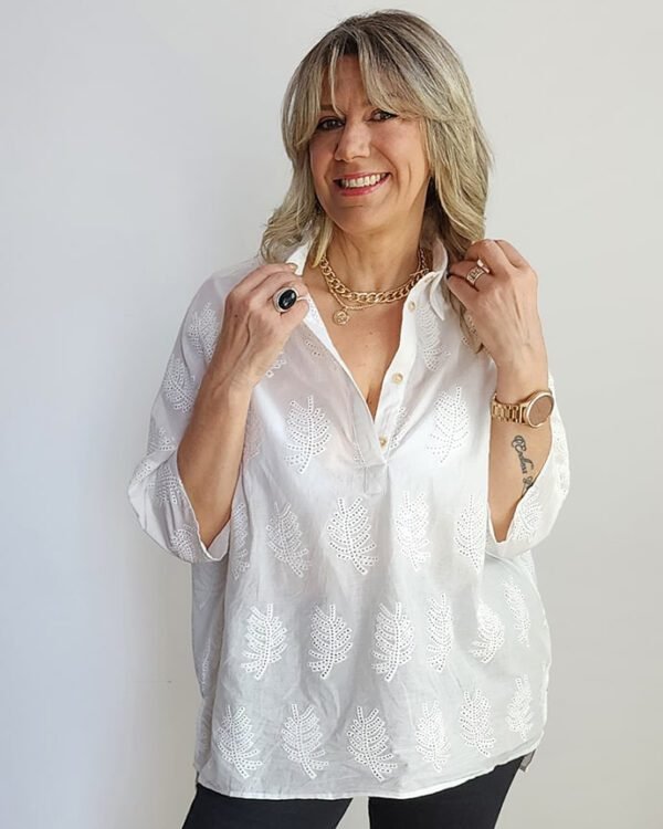 Blusa Camisa Bordada LOTO