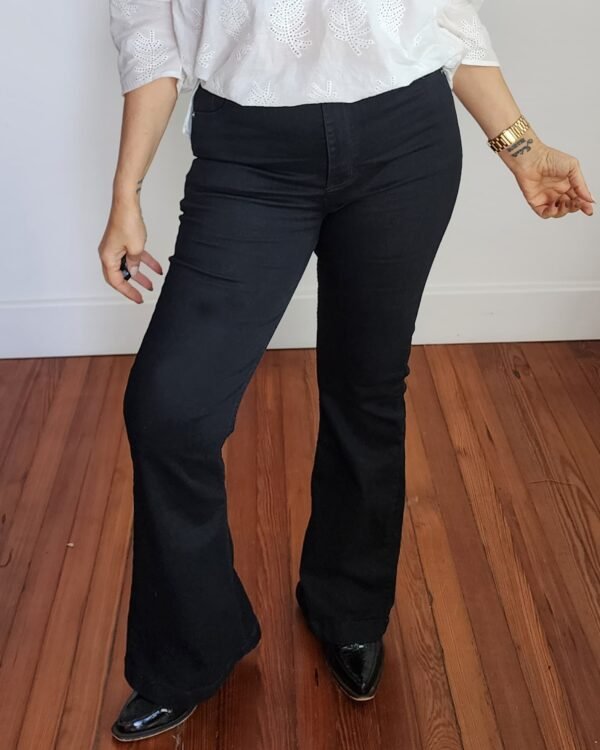 Pantalón Jean Flare MANGO BLACK (talles grandes)