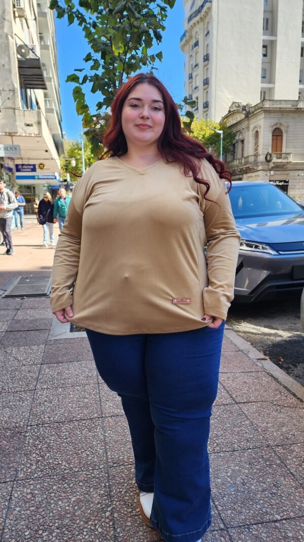 Remera "SIRENA SAND" - 23% OFF contado o transferencia $999 - Imagen 2