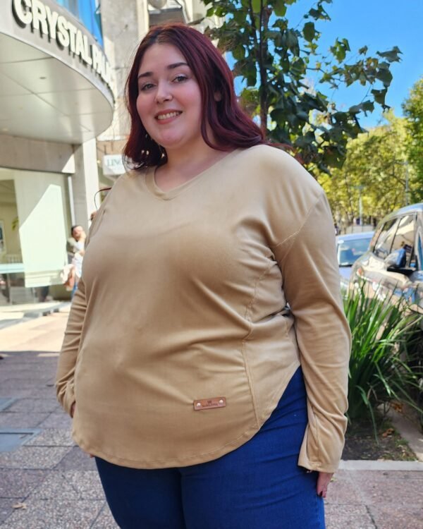 Remera "SIRENA SAND" - 23% OFF contado o transferencia $999